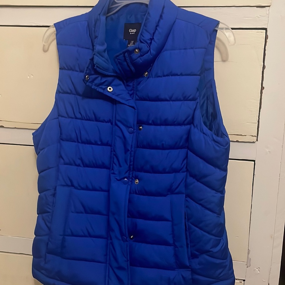 New gap women’s puffer vest. Florida gators color. Small